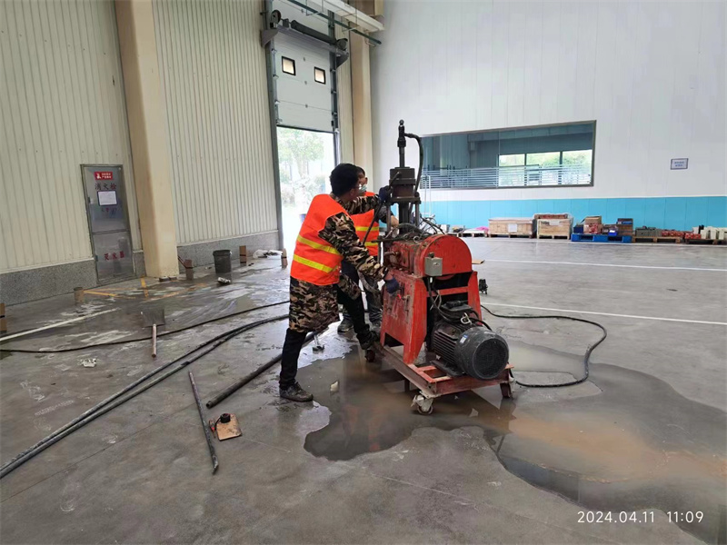 靖宇厂房地面下沉塌陷注浆加固施工